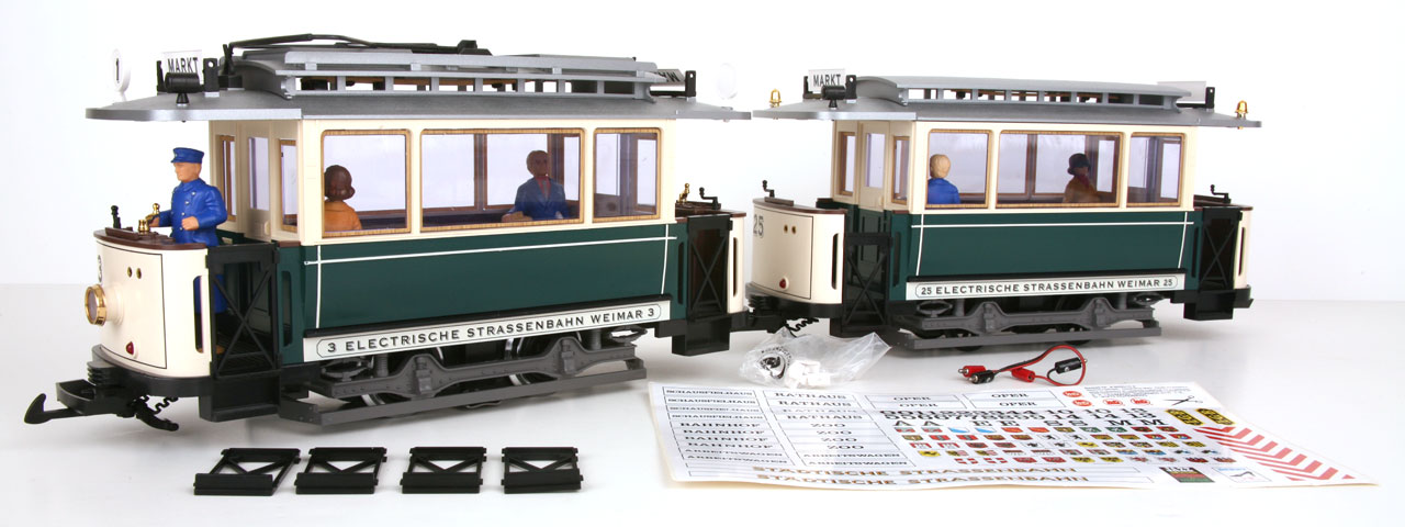 LGB 21355 Trolley Set Electrische Strassenbahn Weimar set view low angle